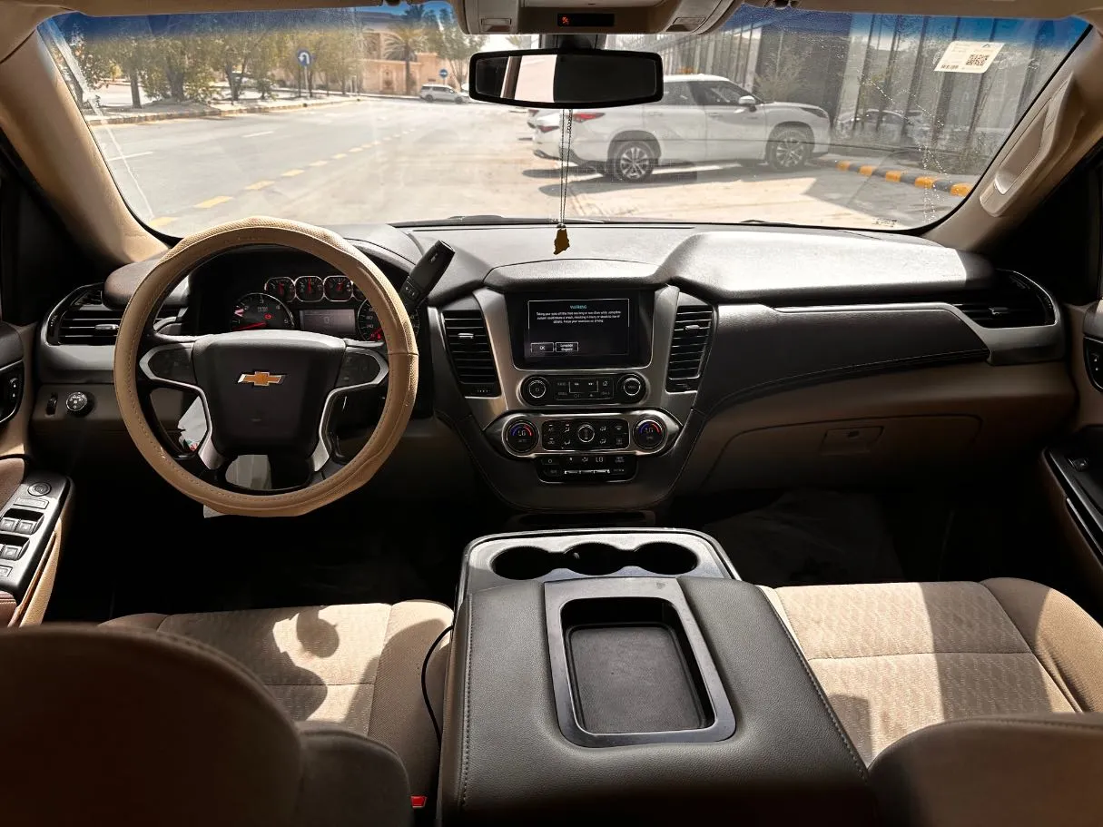 Car image 17