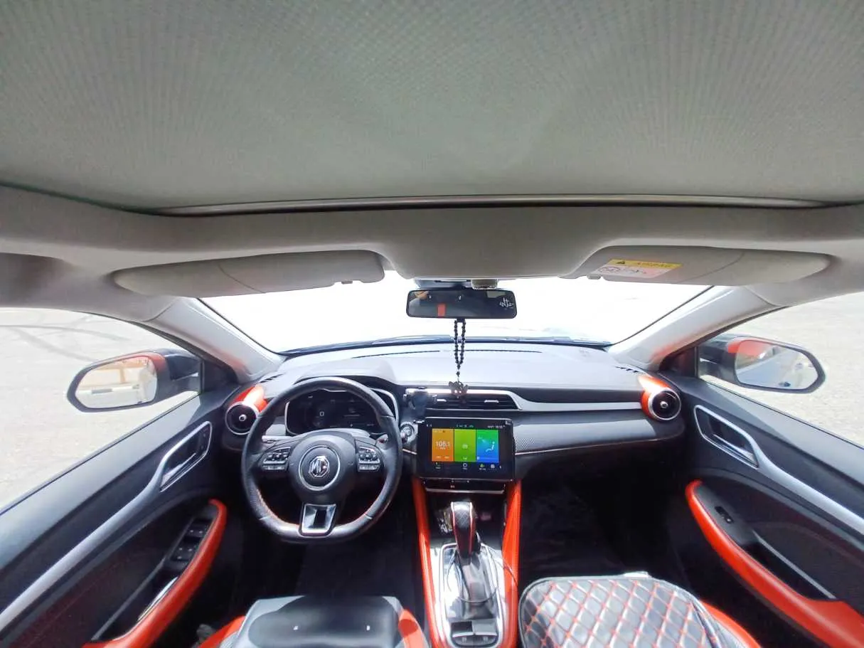 Car image 13