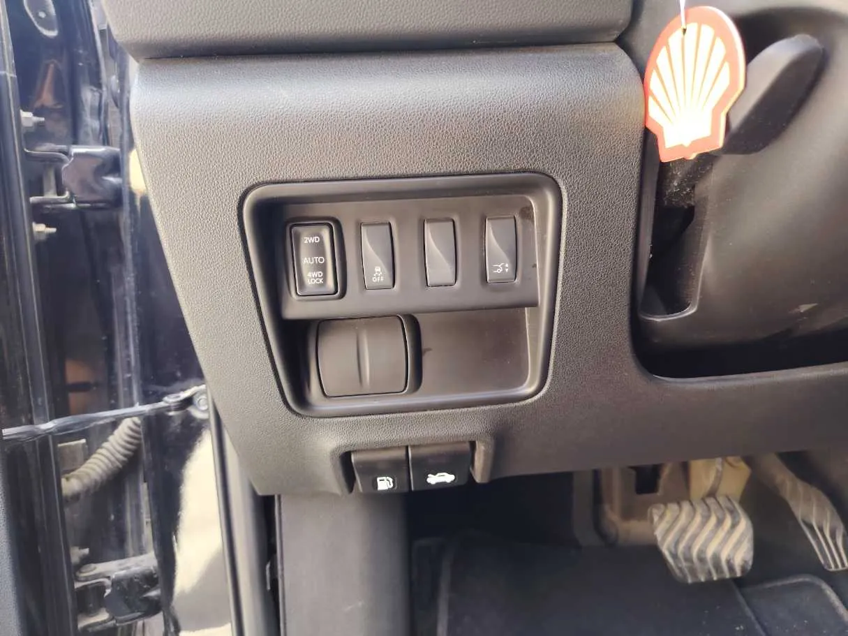 Car image 27