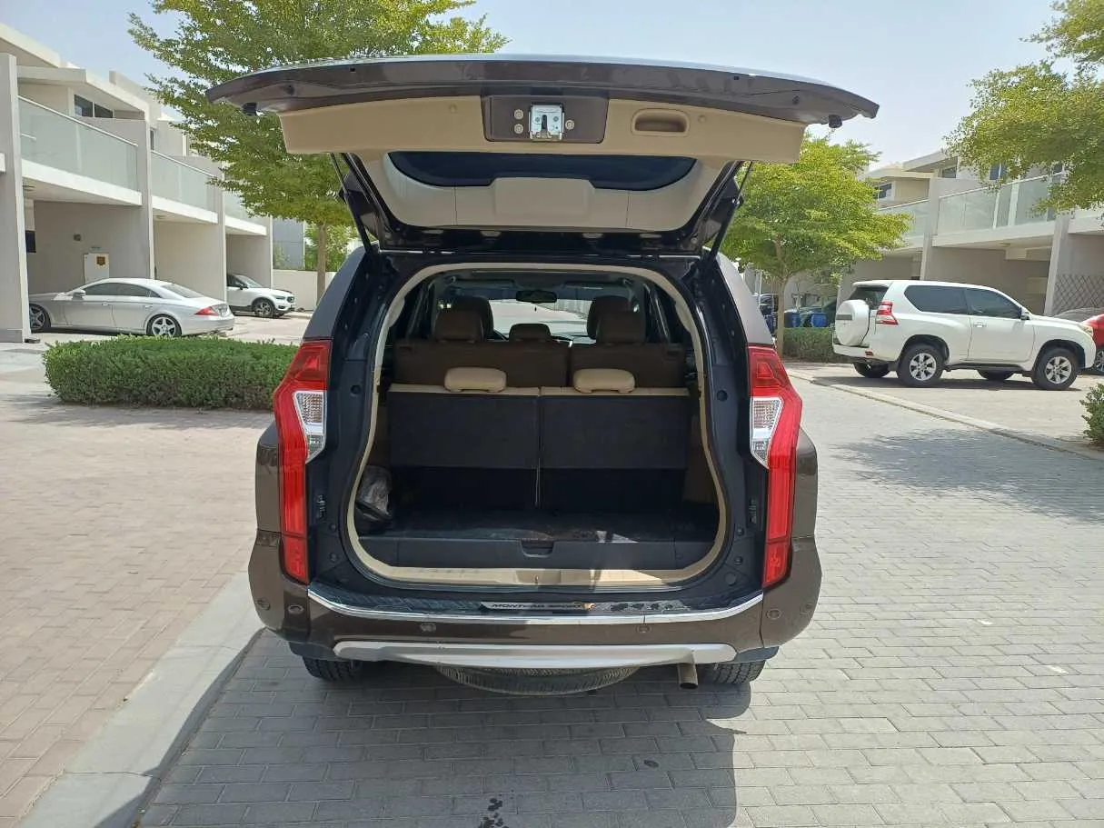 Car image 23