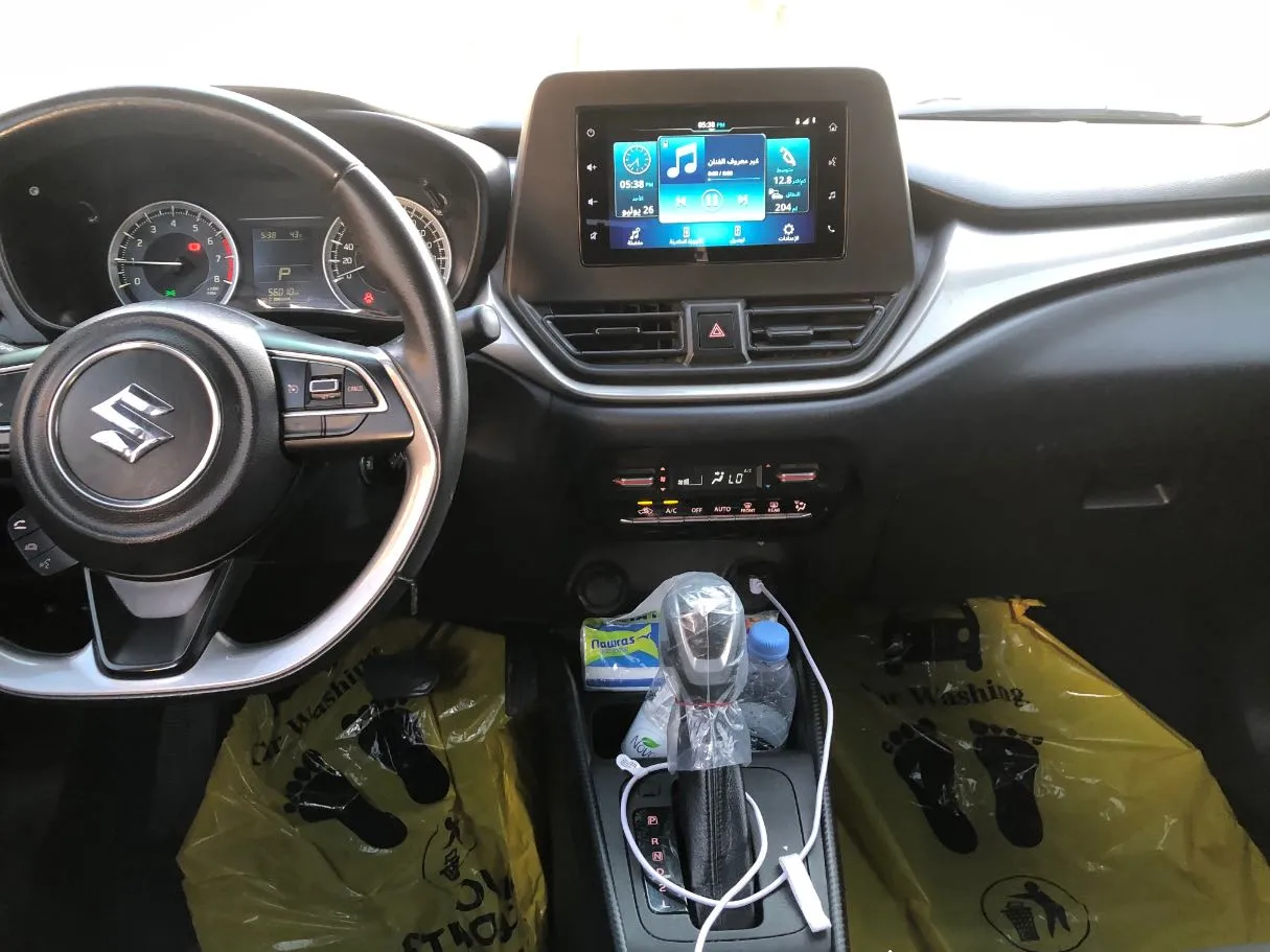 Car image 15