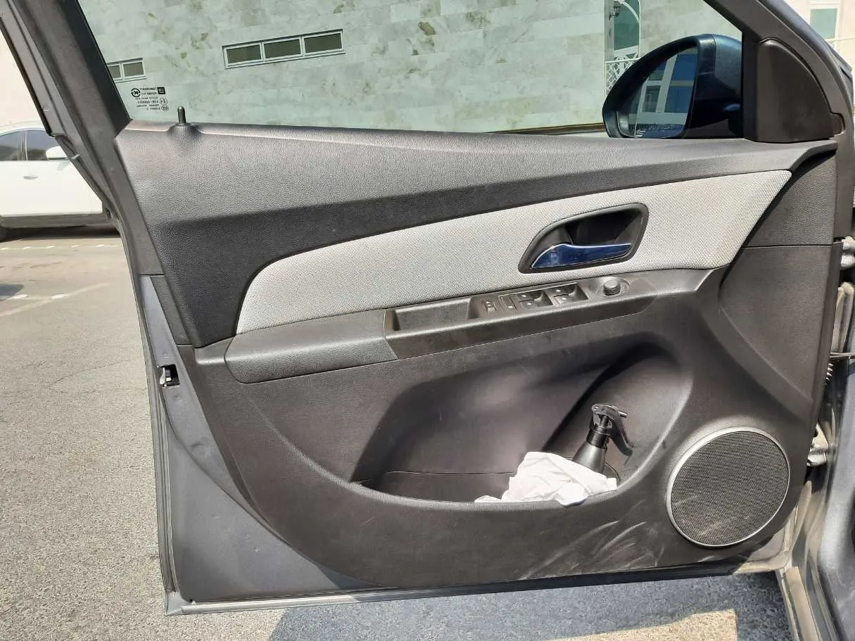 Car image 10