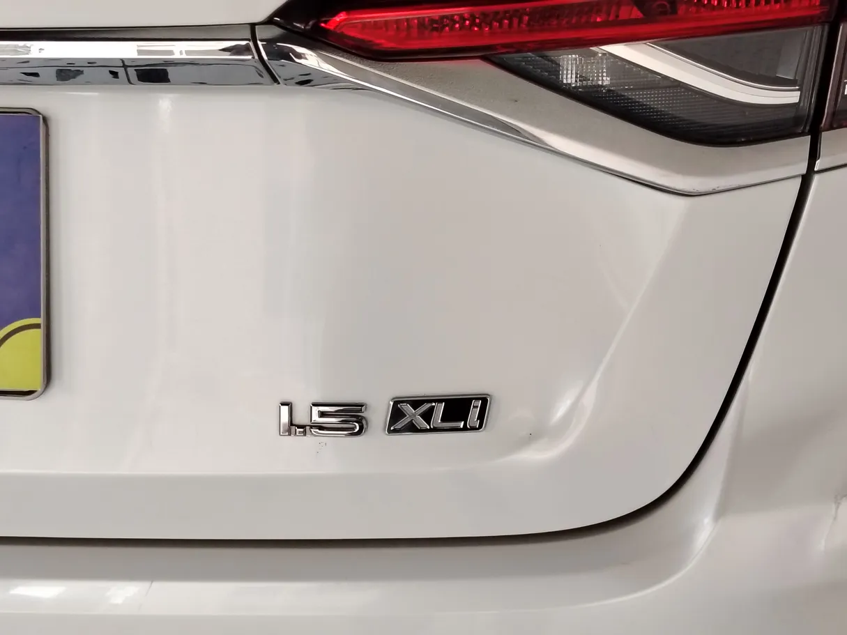 Car image 34