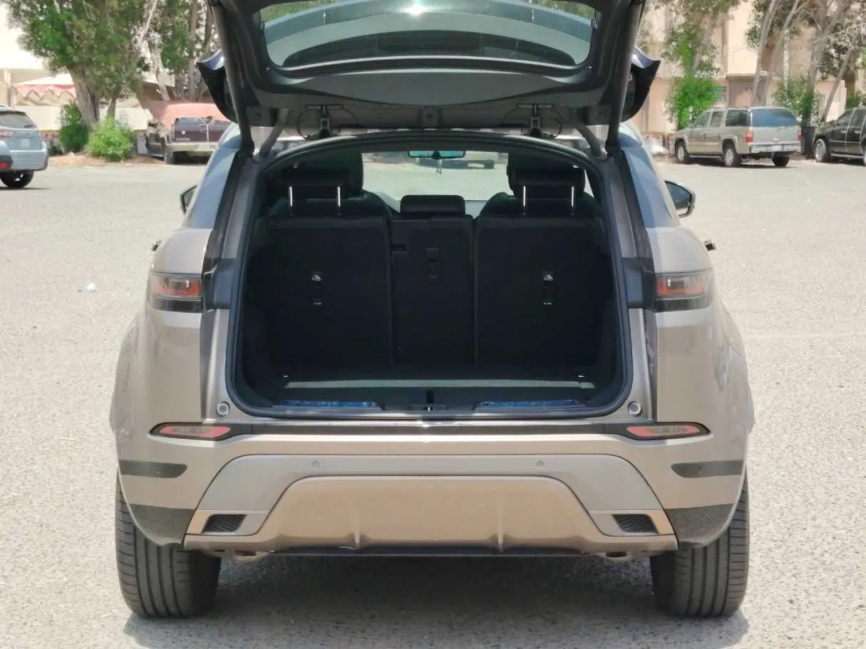 Car image 25