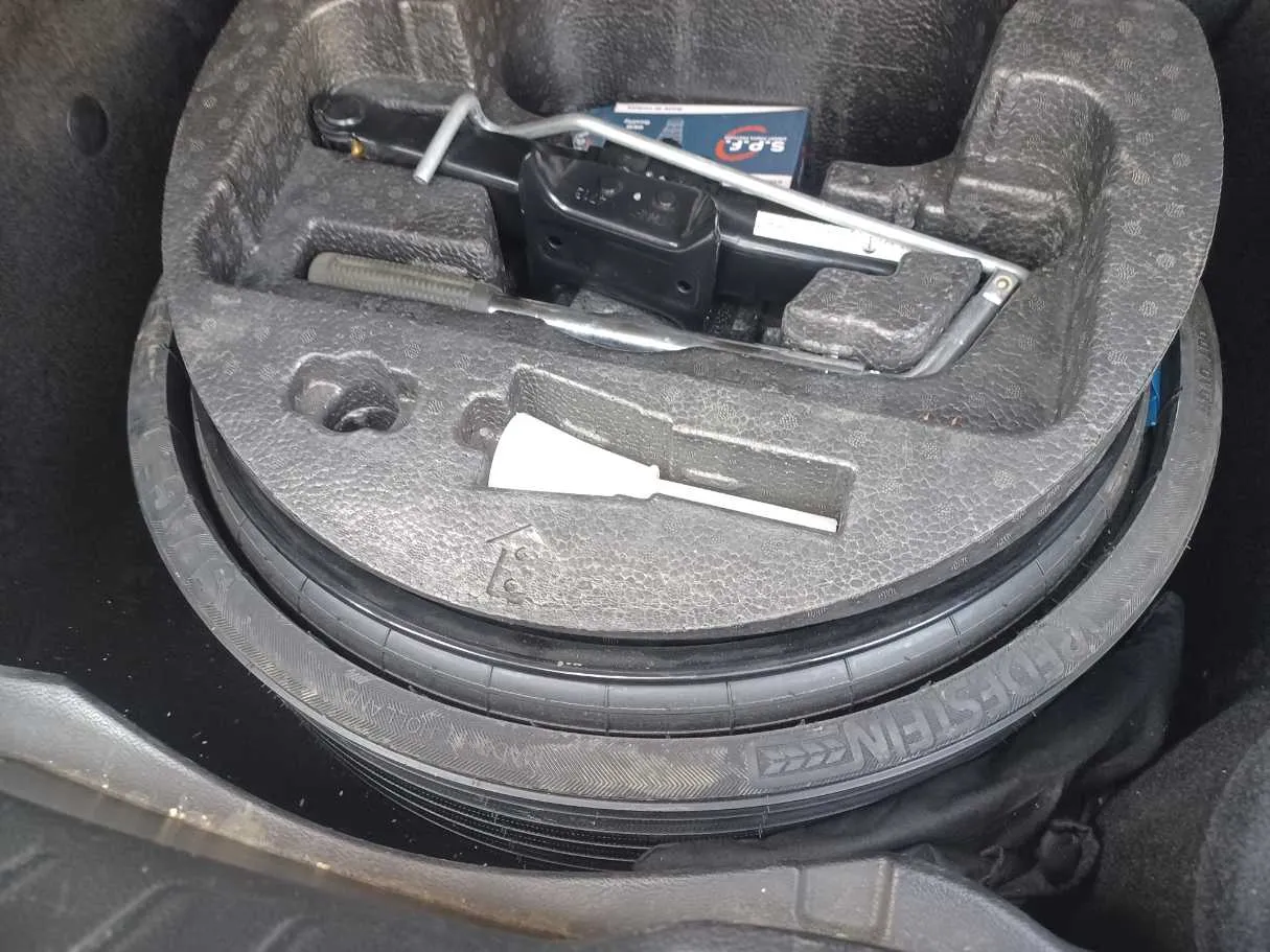 Car image 22