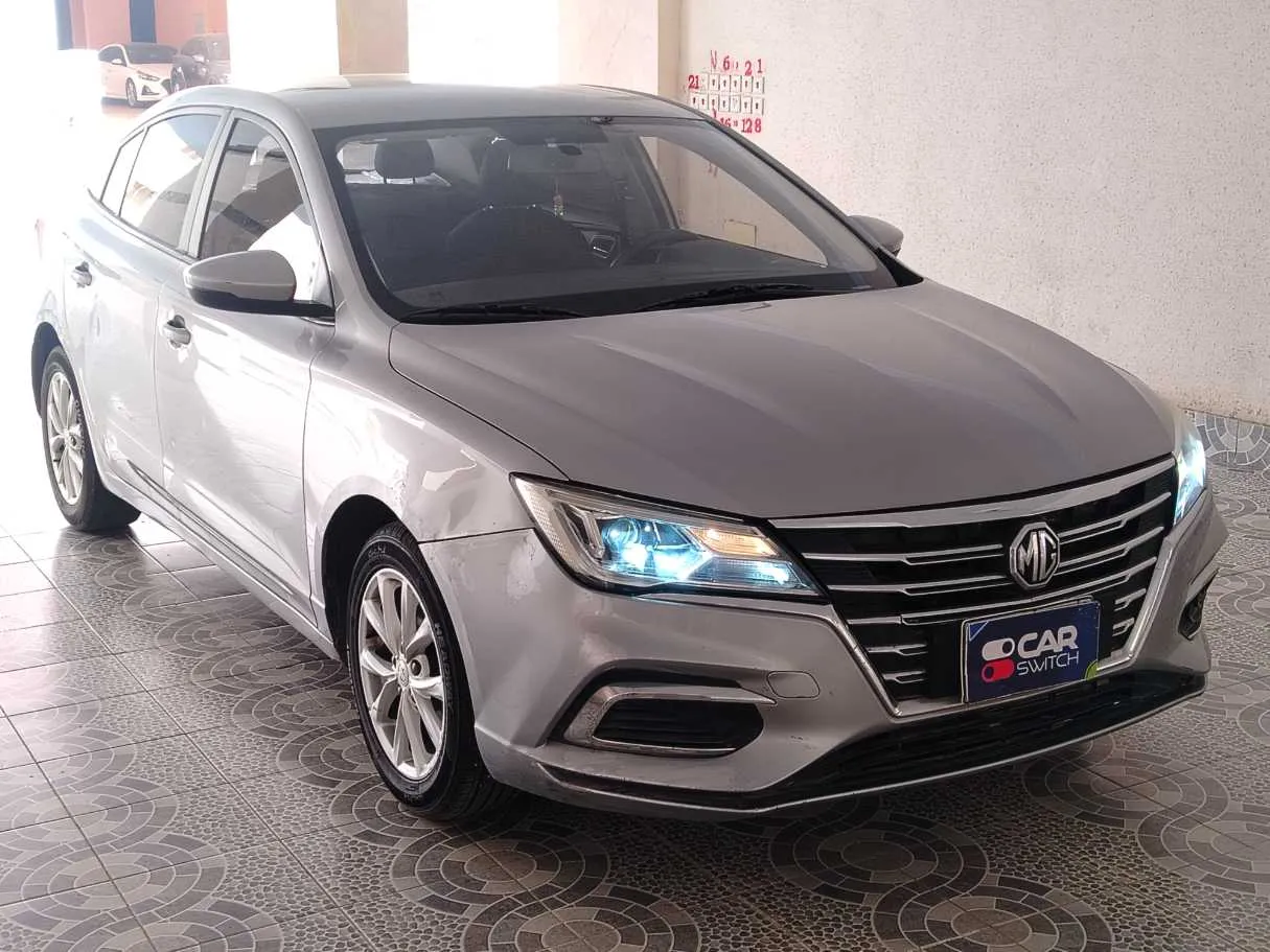 Car image 3