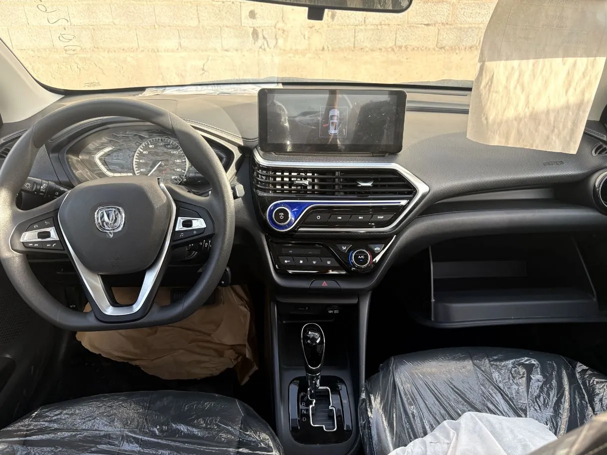 Car image 17