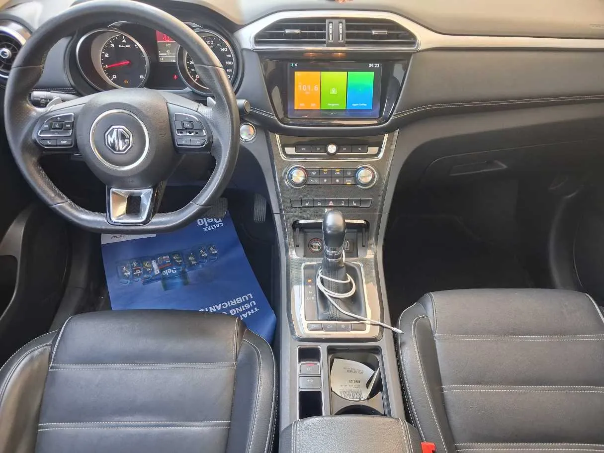 Car image 16