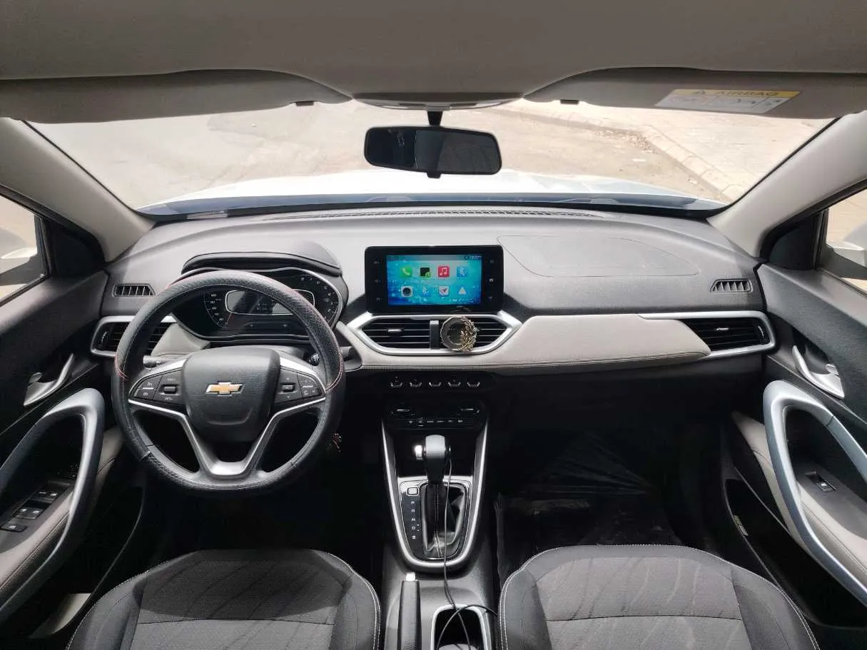 Car image 16