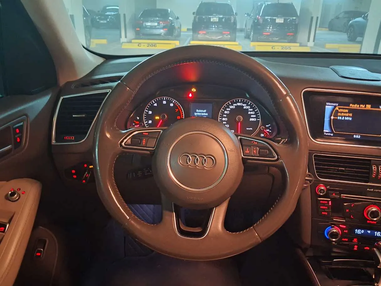 Car image 18