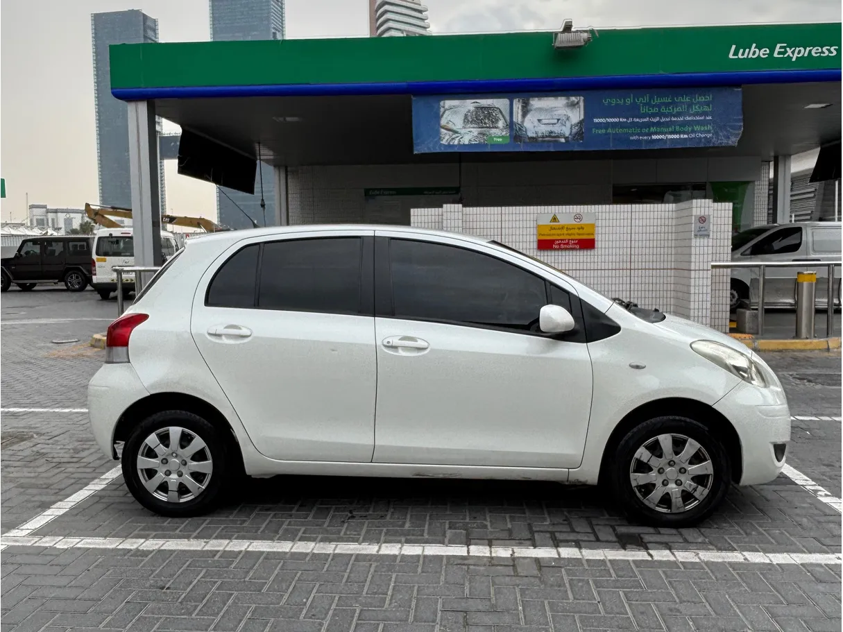 Car image 11