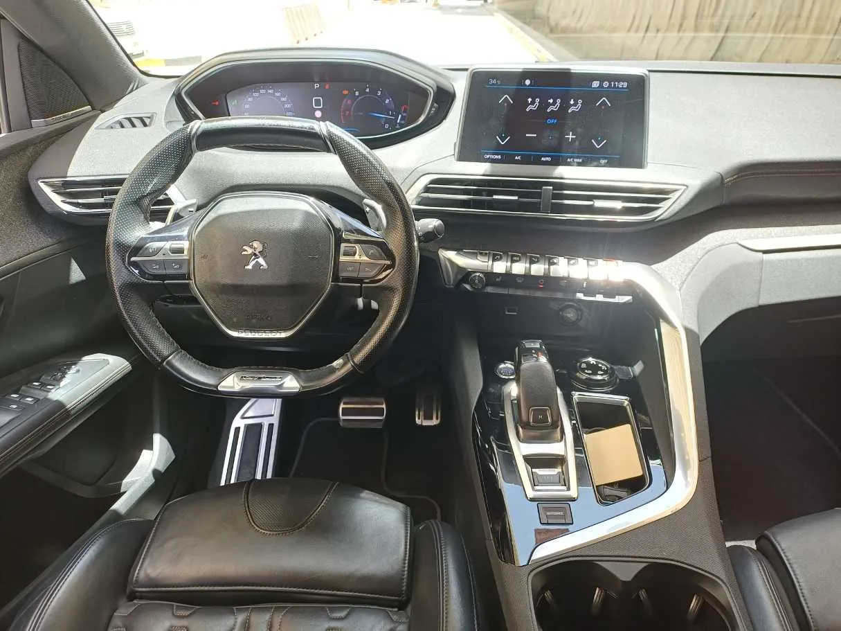 Car image 17