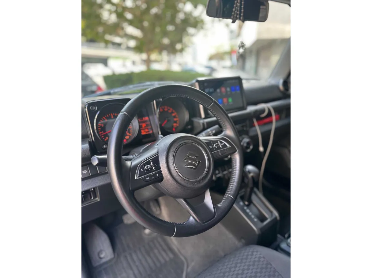 Car image 8