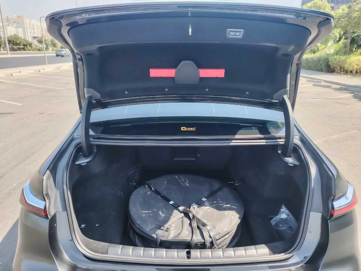 Car image 24