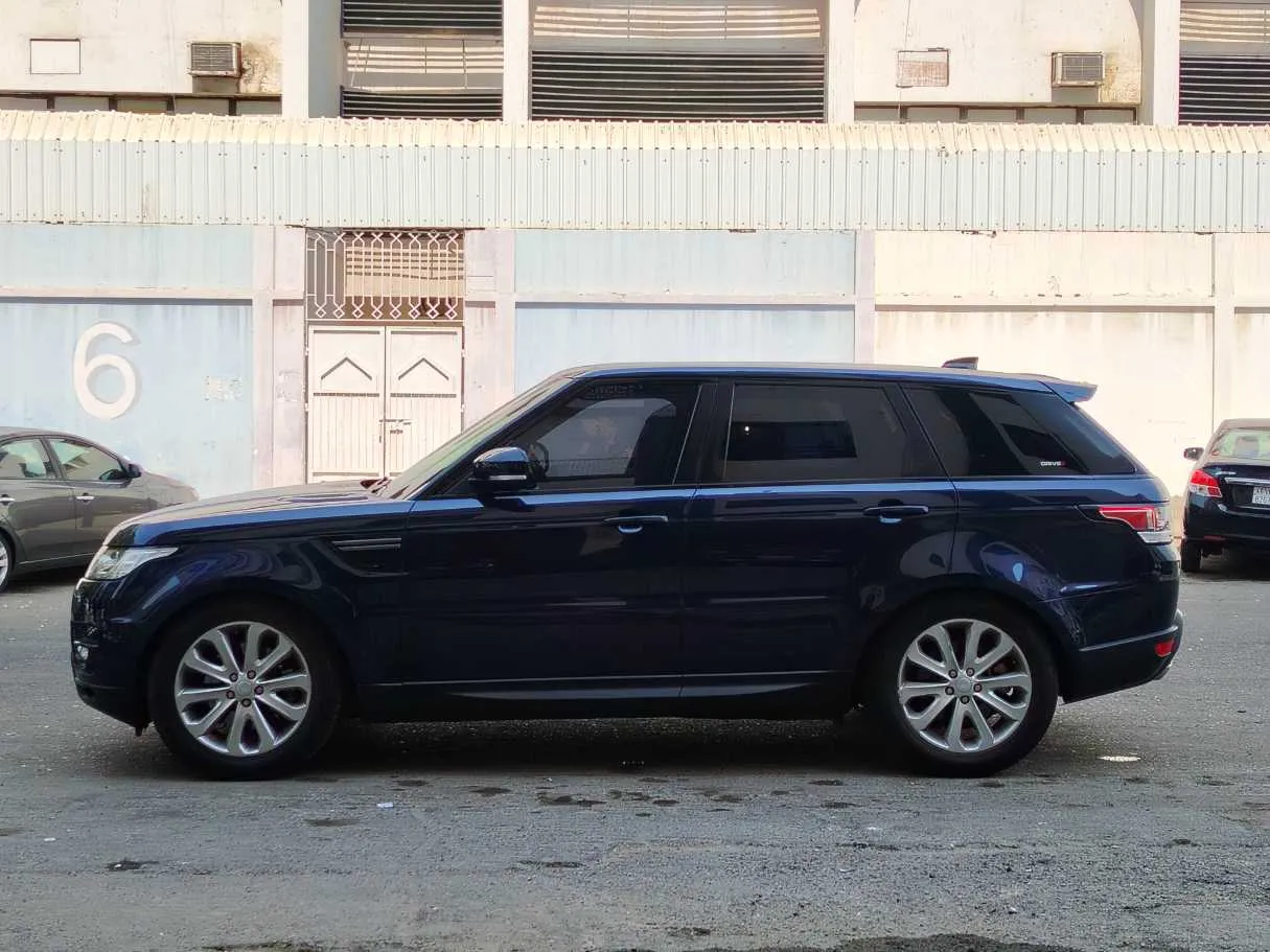 Car image 8