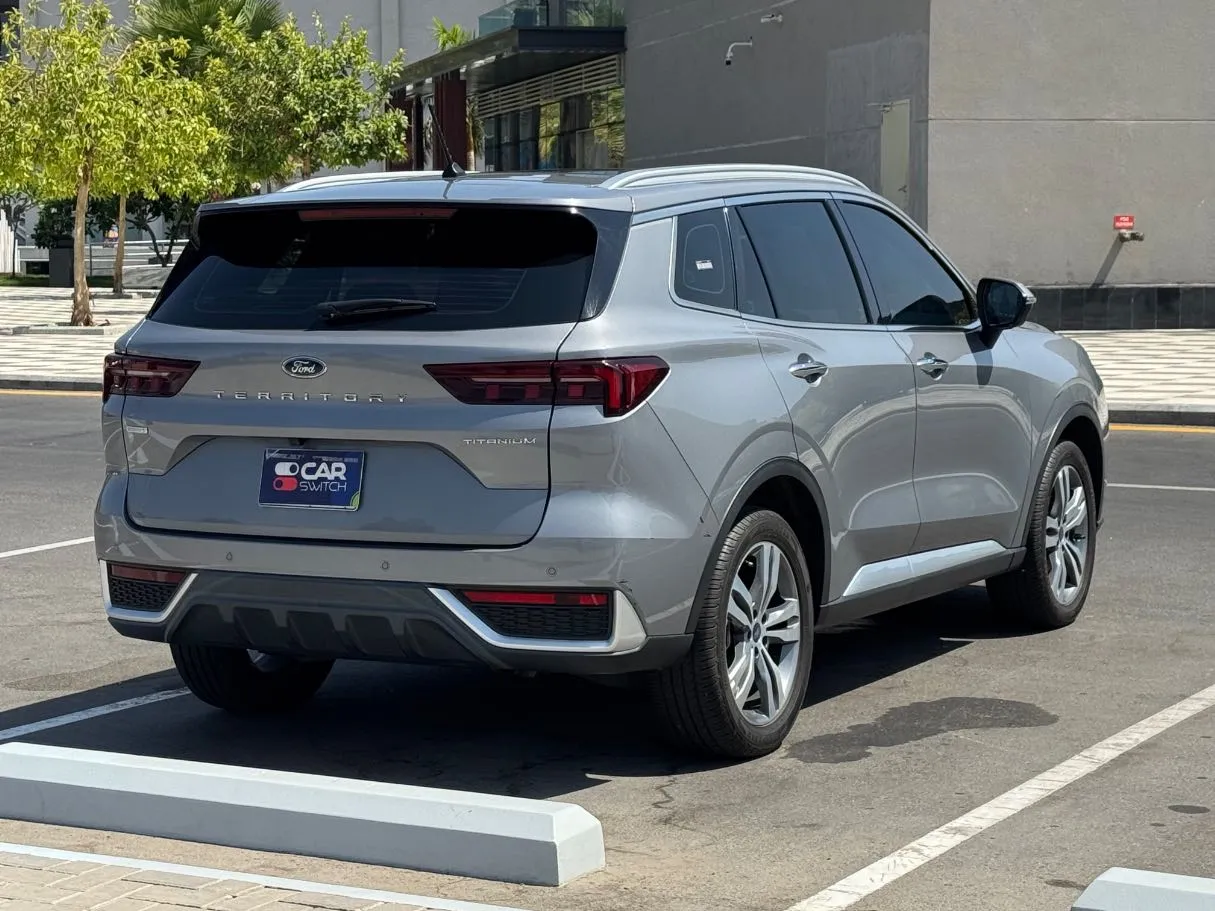 Car image 5