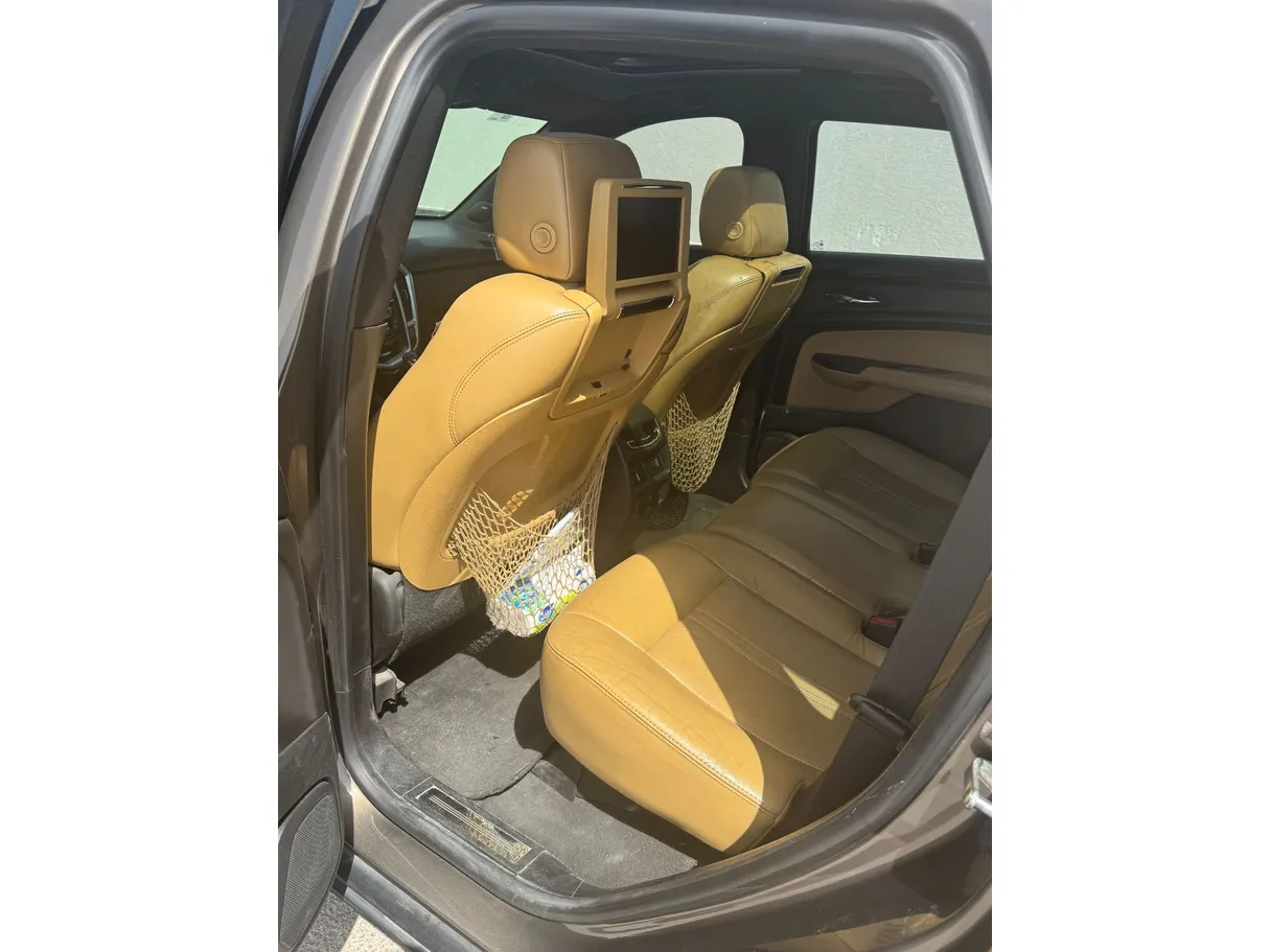 Car image 12