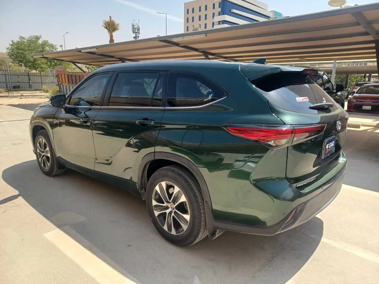 Car image 7