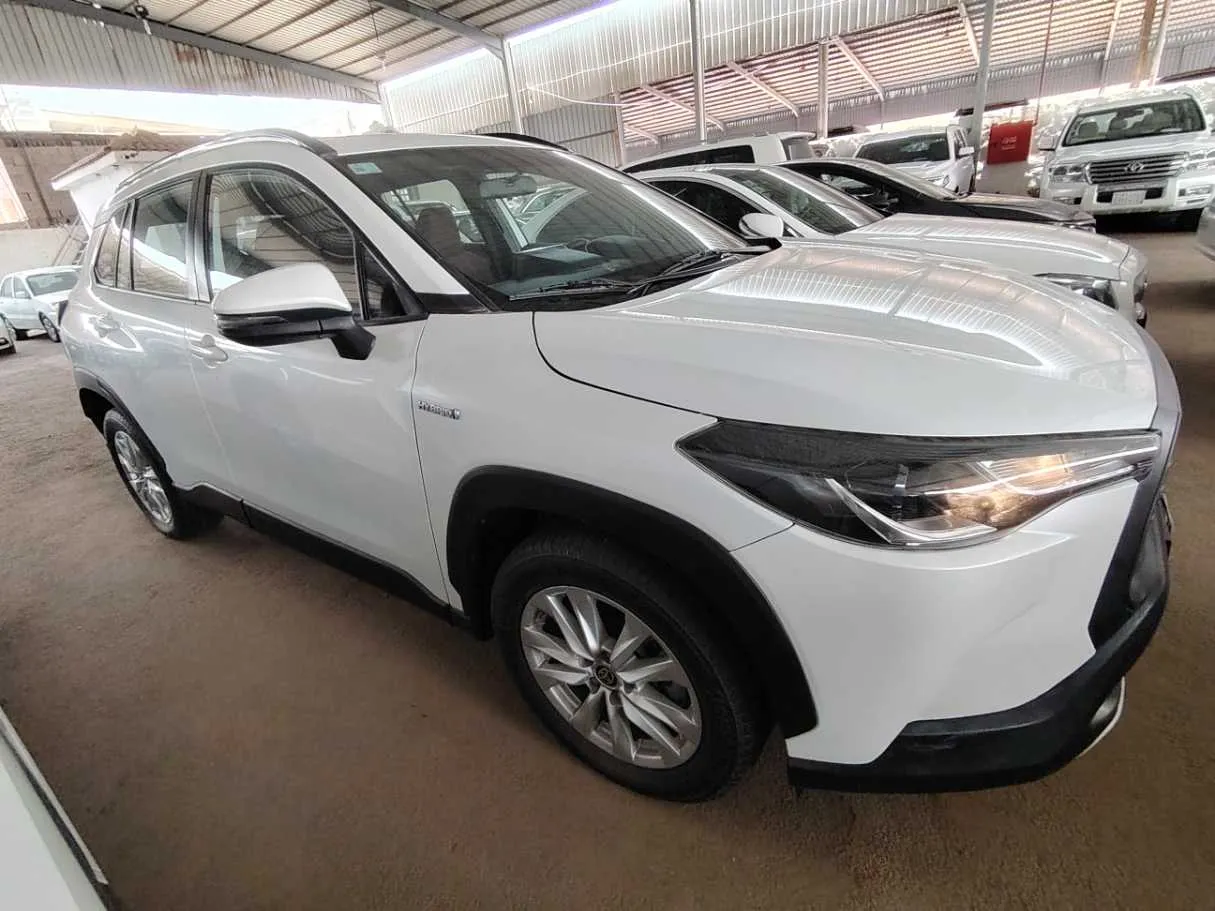 Car image 4