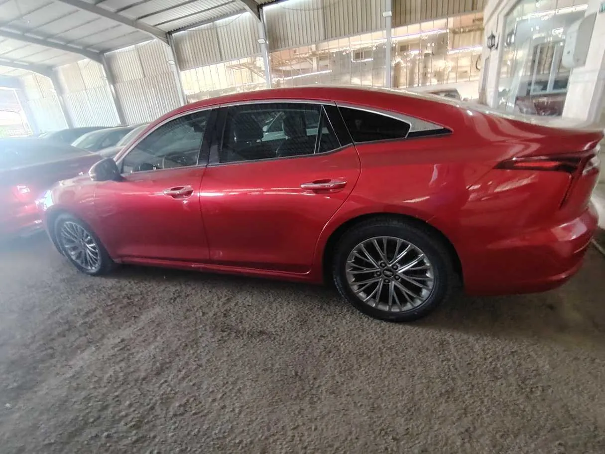 Car image 8