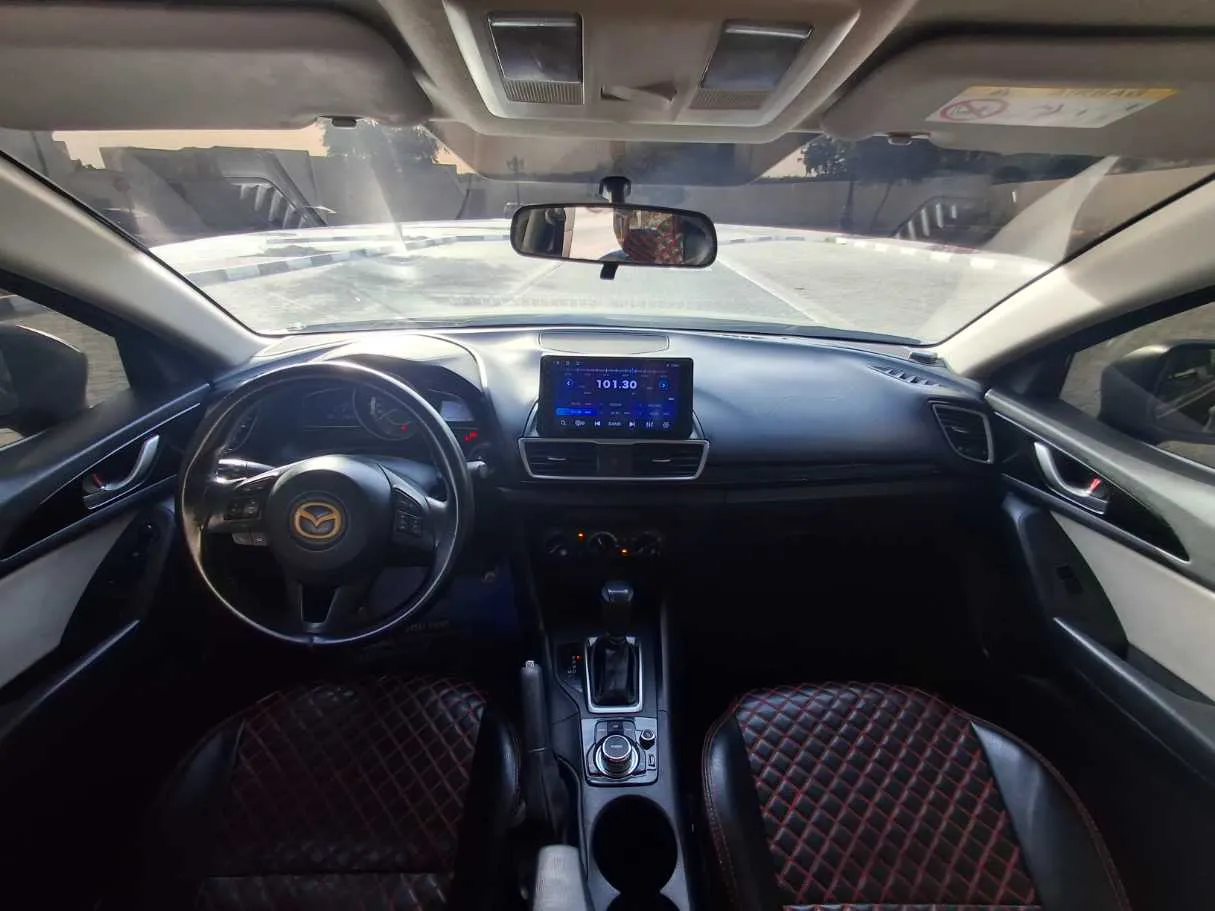Car image 17
