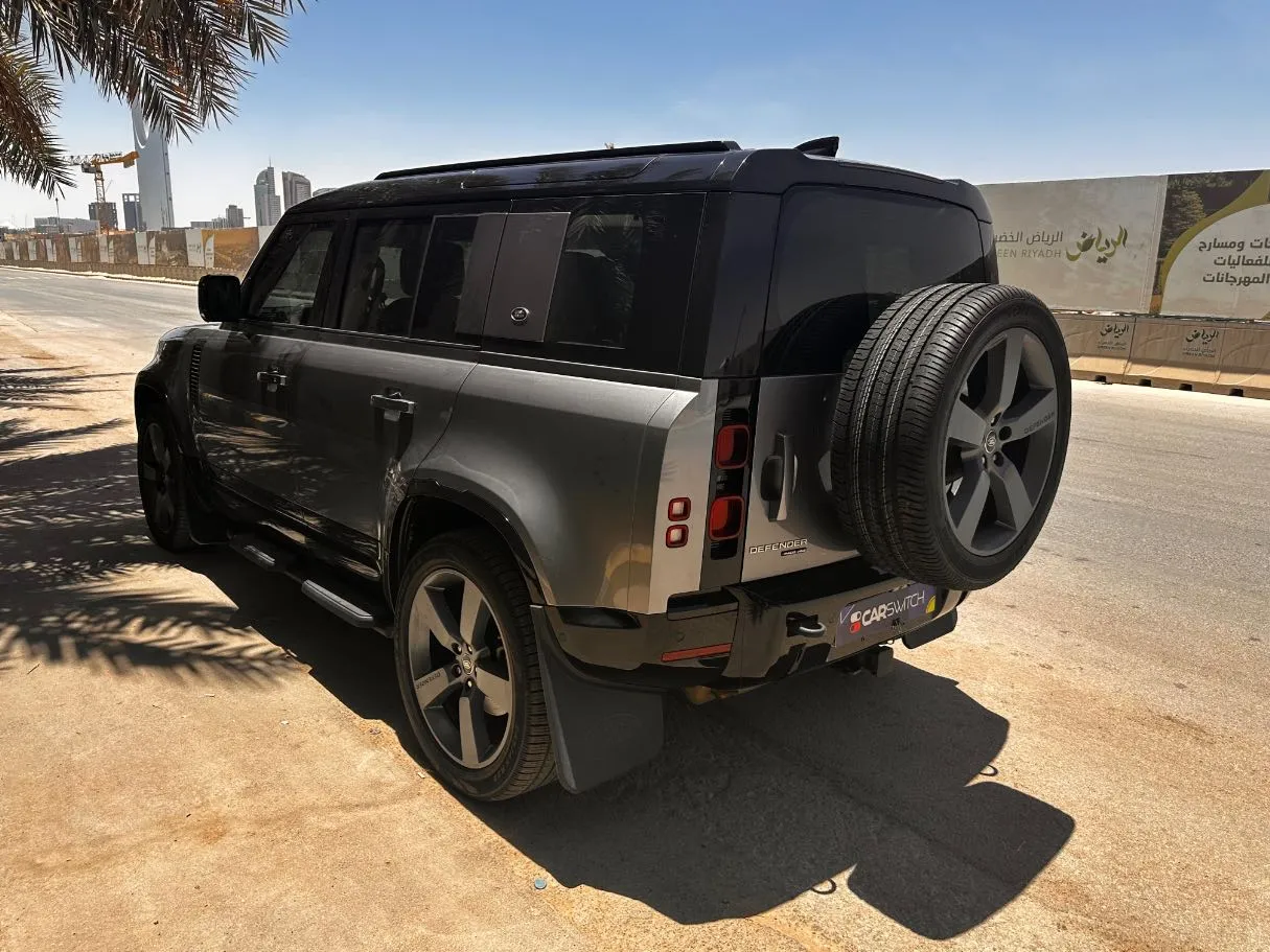 Car image 7