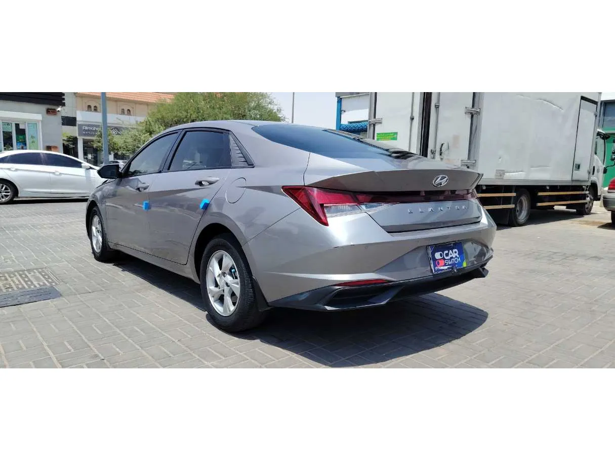 Car image 8