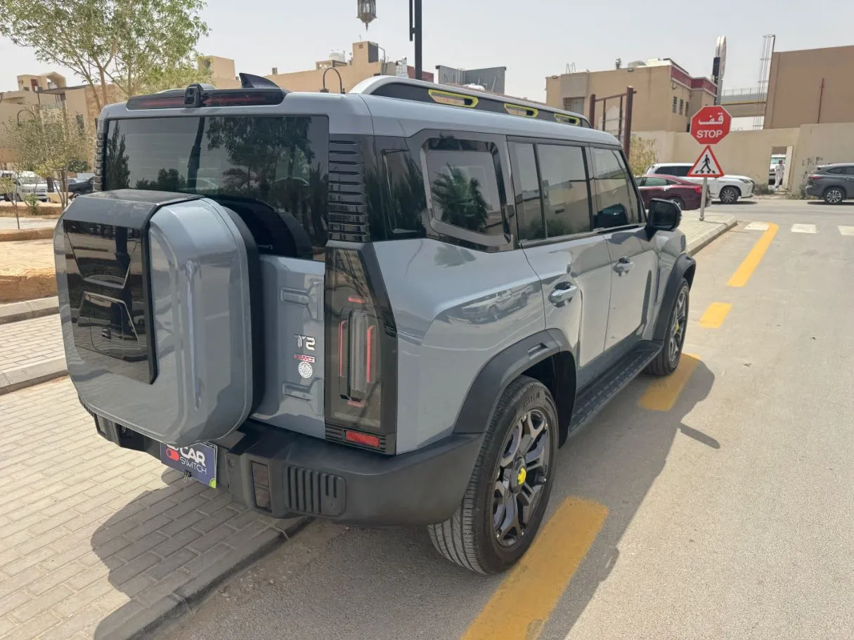 Car image 5