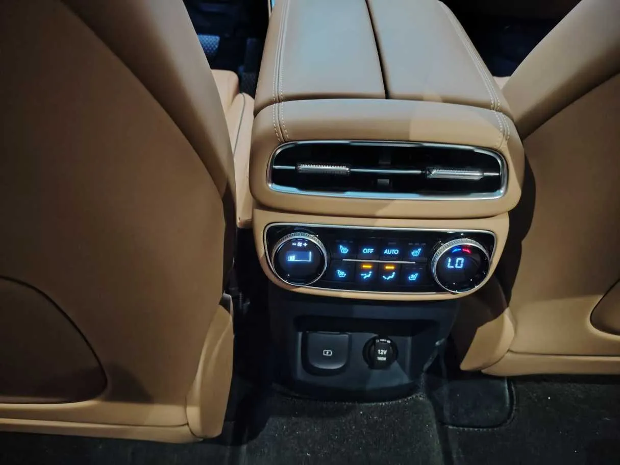 Car image 37