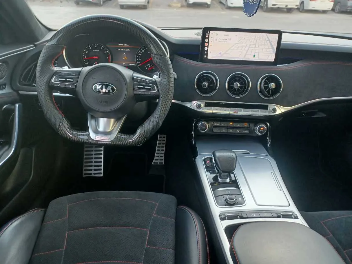 Car image 16