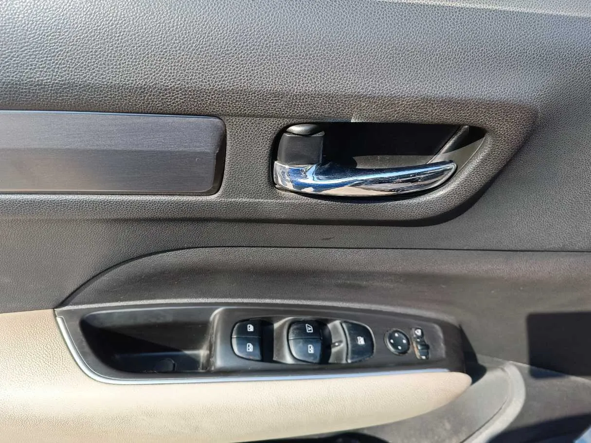 Car image 29