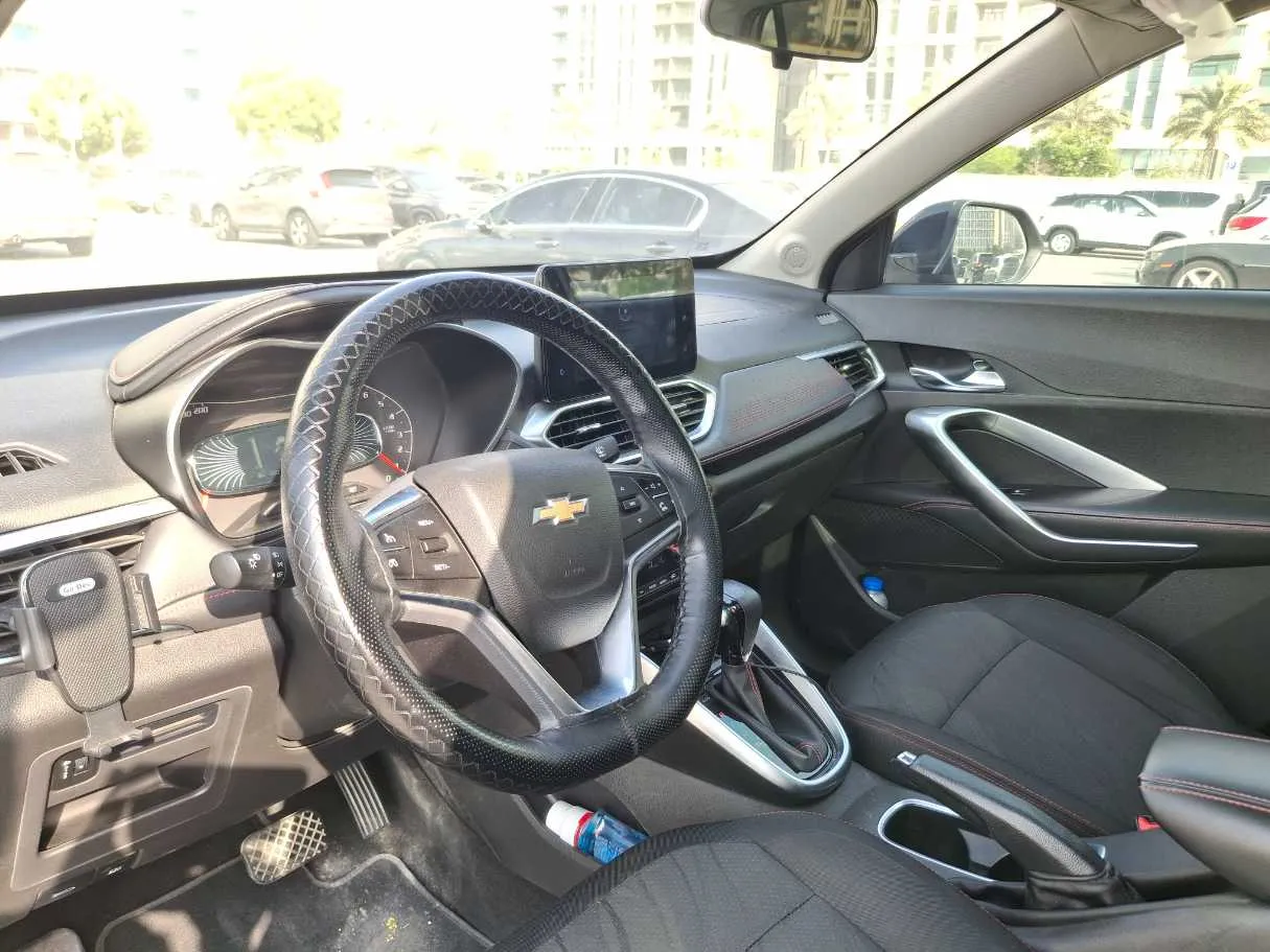 Car image 11