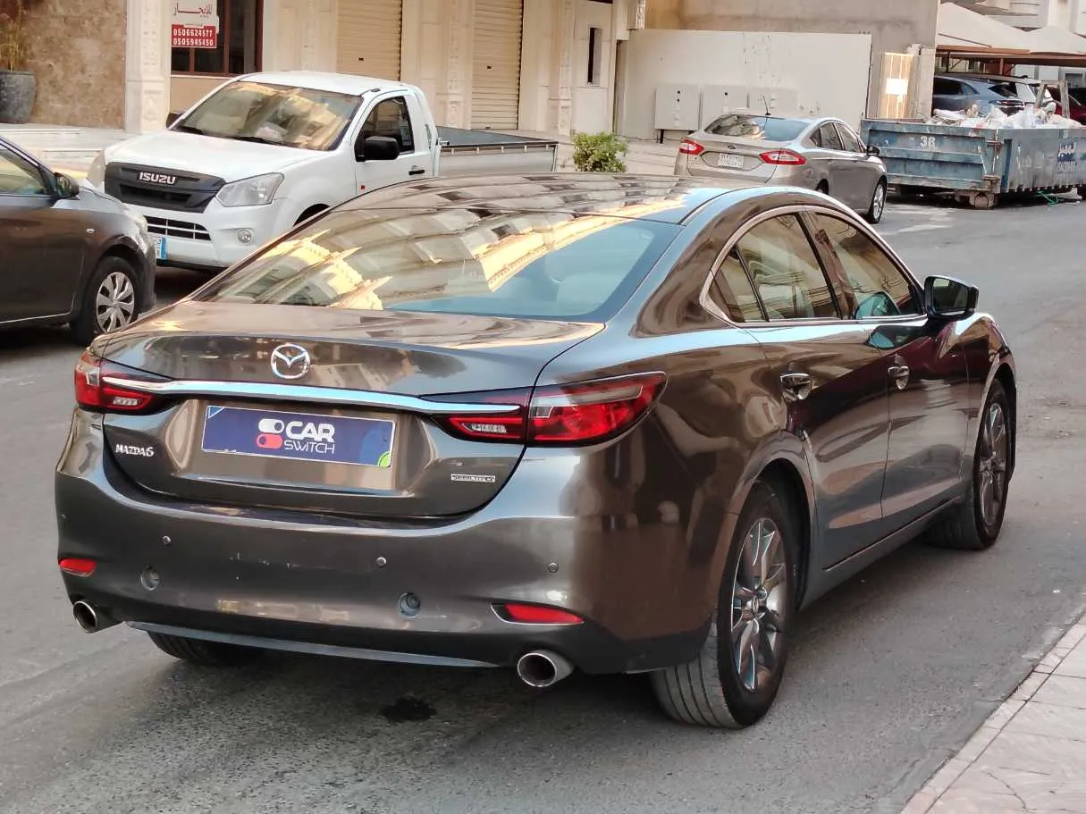 Car image 5