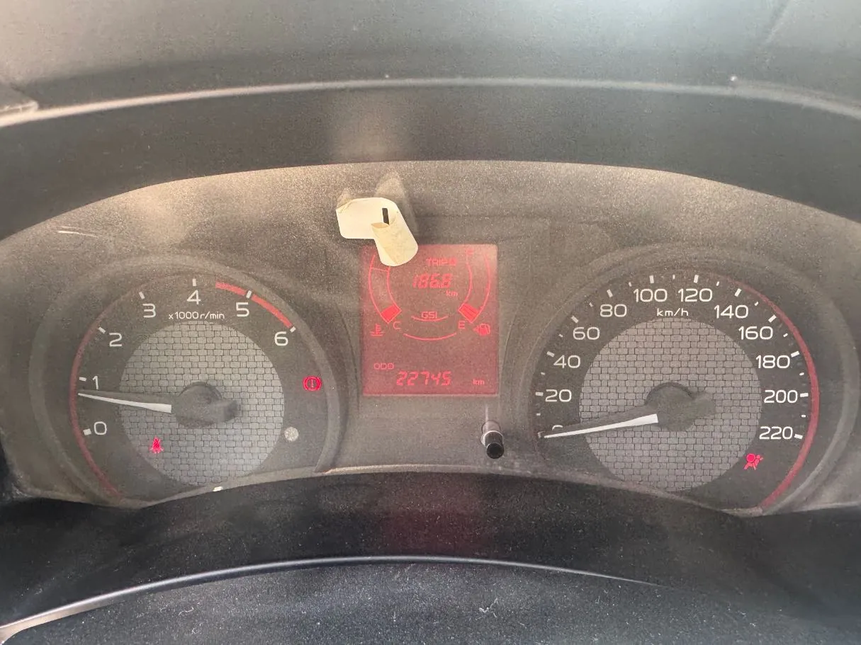 Car image 16