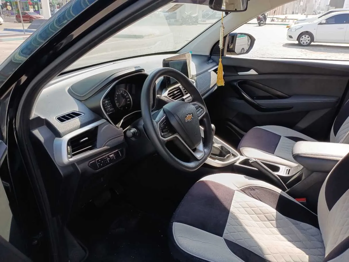 Car image 8