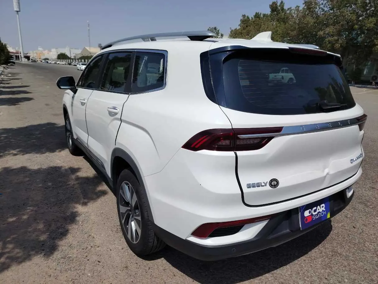 Car image 7