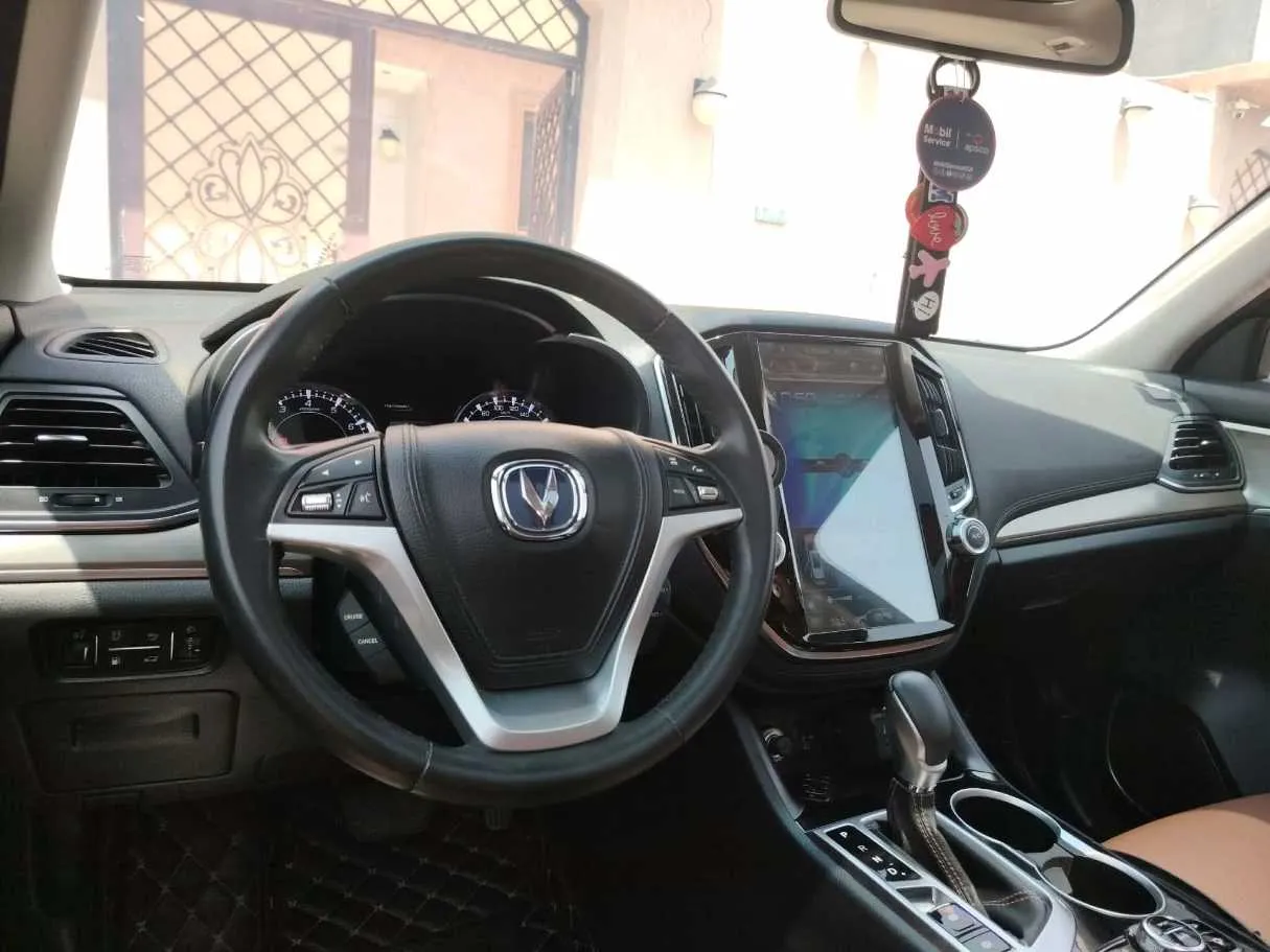 Car image 28