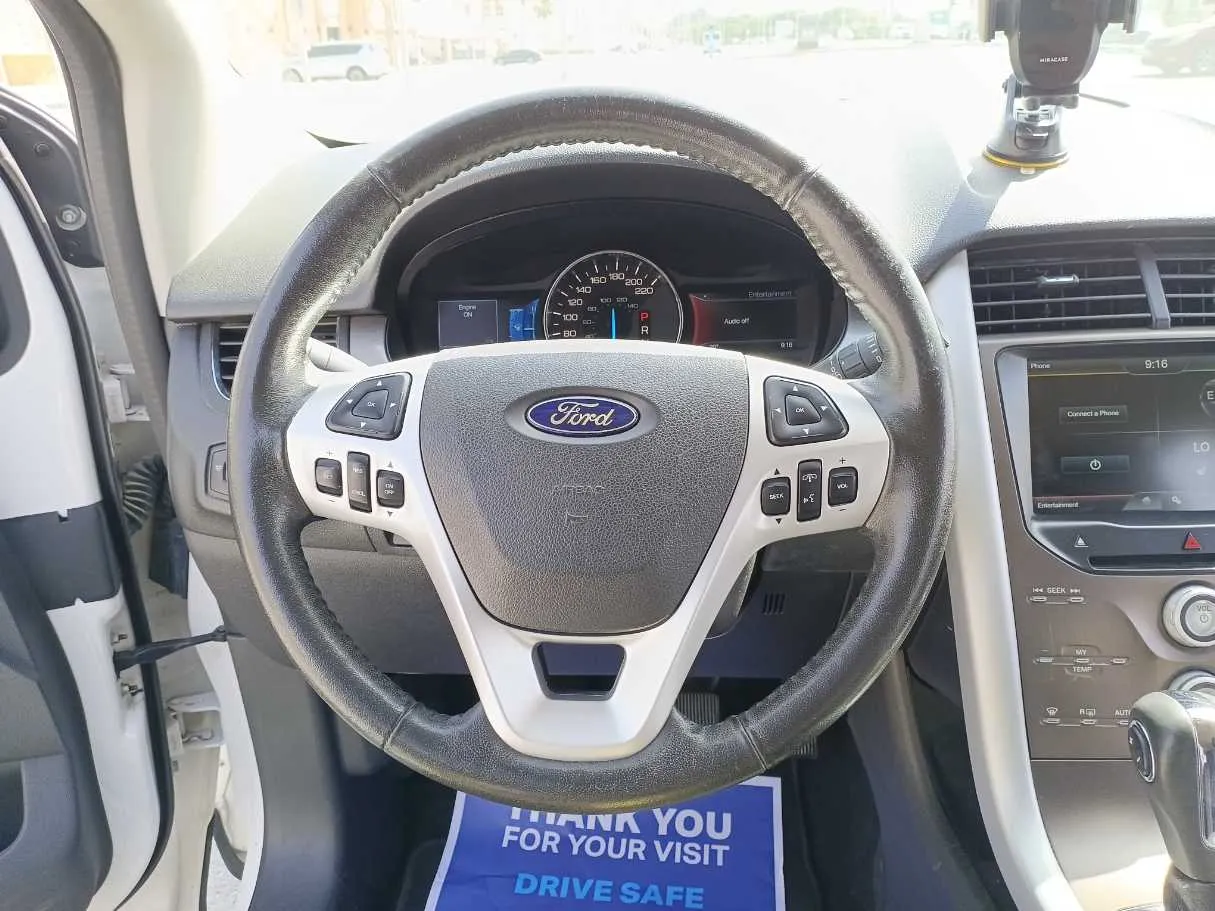 Car image 14