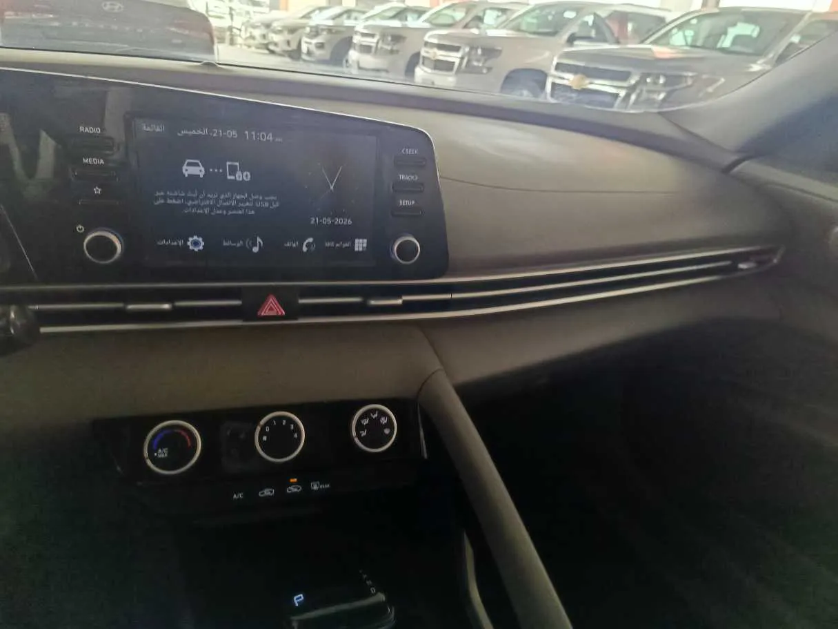 Car image 18