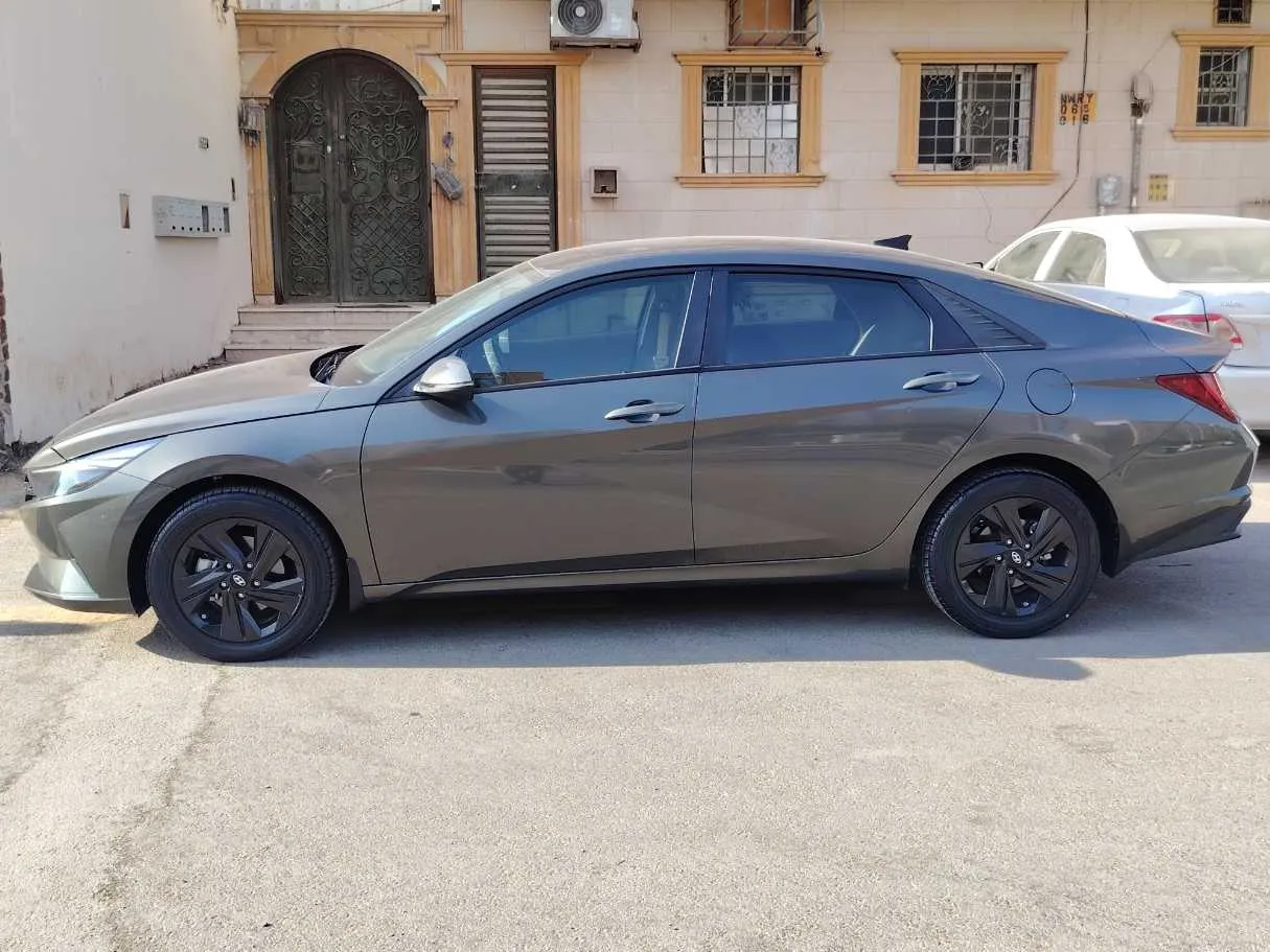 Car image 7