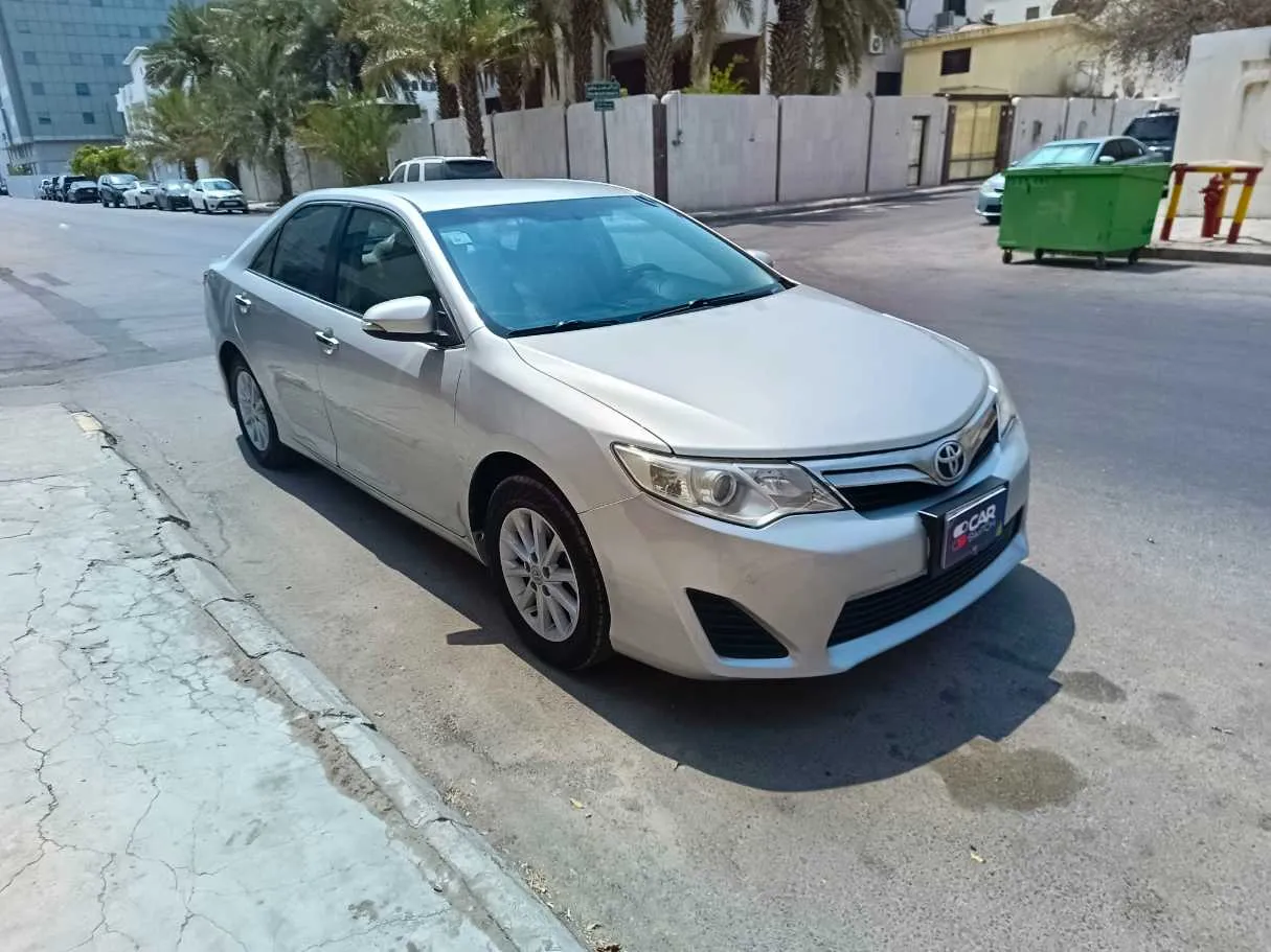 Car image 3