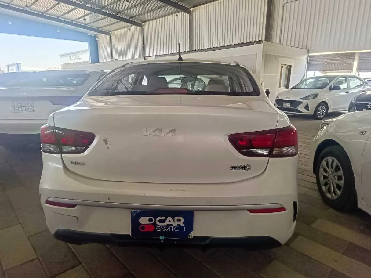 Car image 8