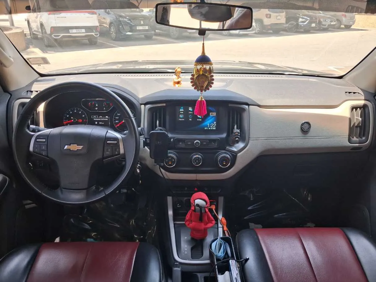 Car image 15