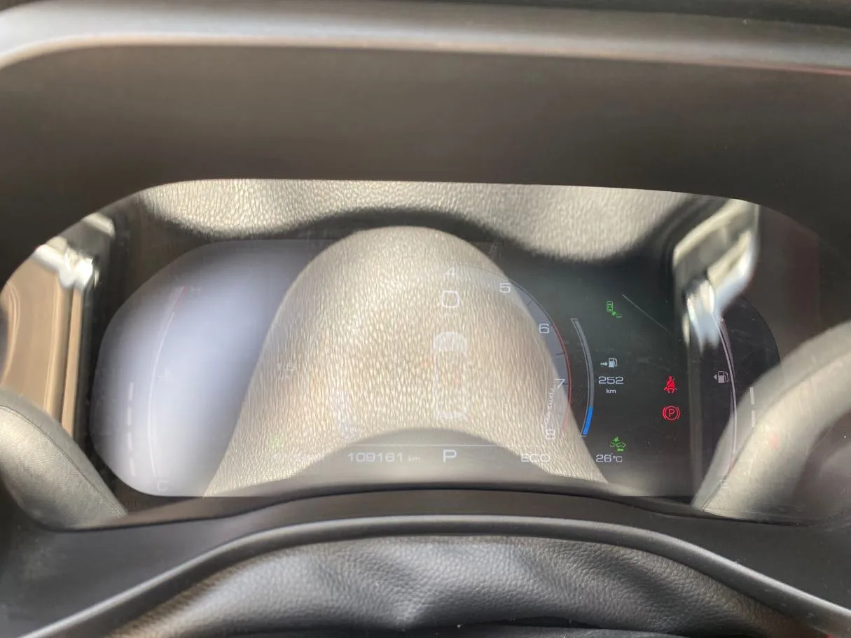 Car image 19