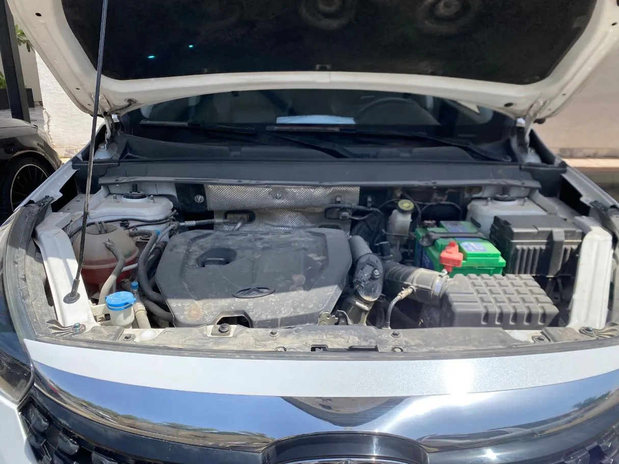Car image 26