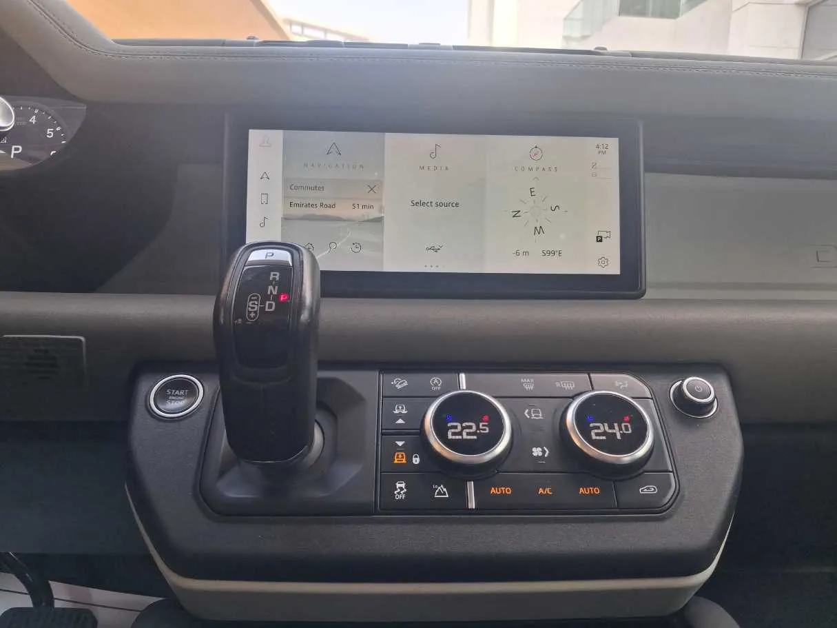 Car image 15