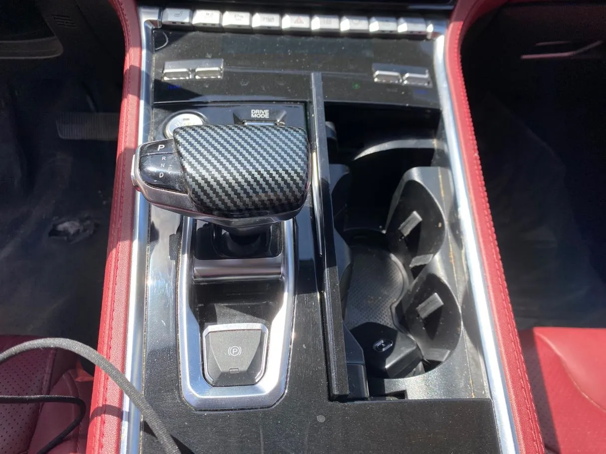 Car image 15