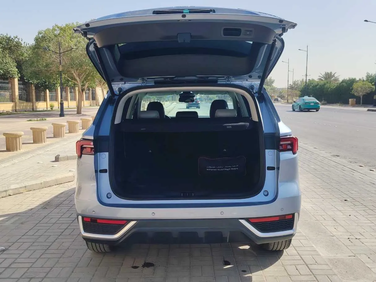 Car image 27