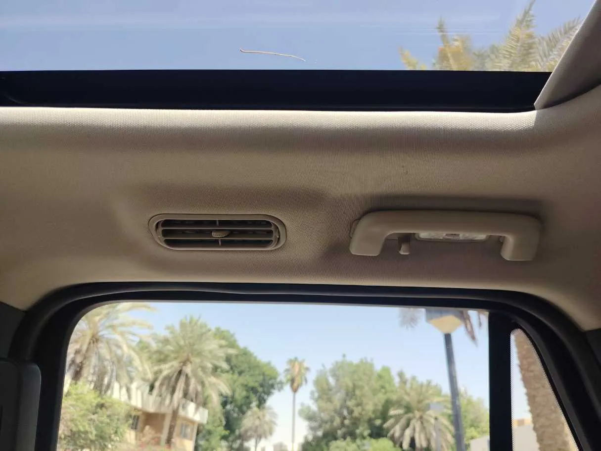 Car image 27