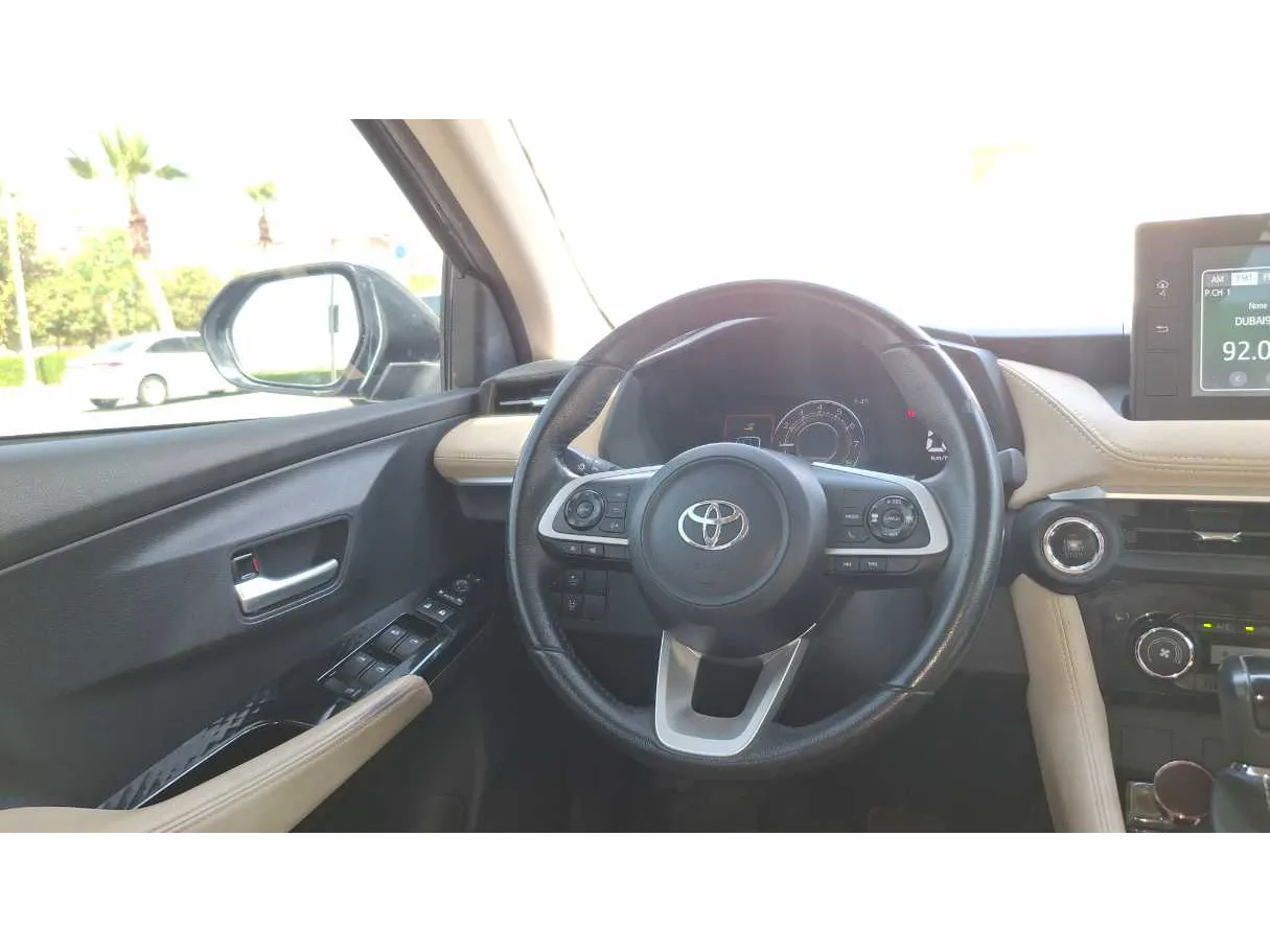 Car image 16
